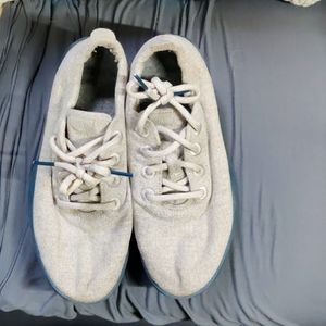 Allbirds Size 8, sand colored with navy tread